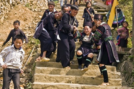 Свадебные традиции народности Монг в провинции Диенбиен - ảnh 2